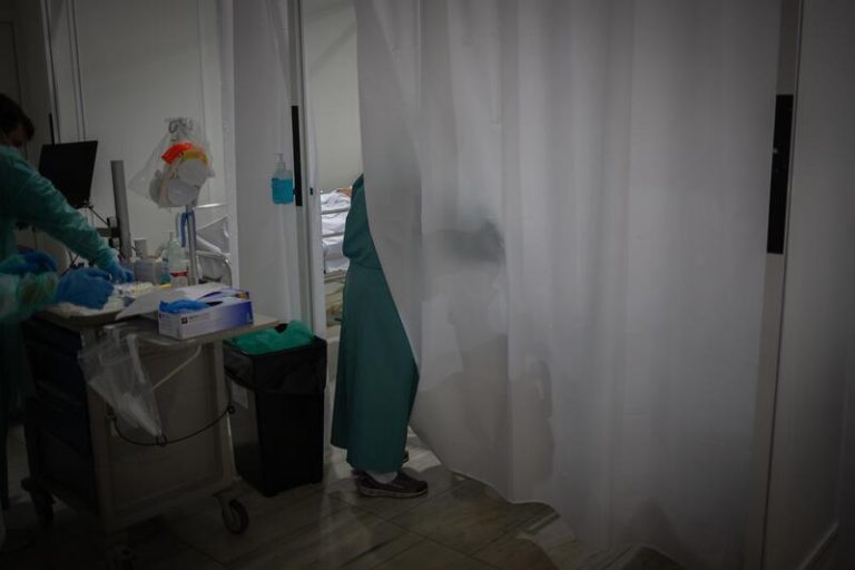 Andalucía suma 62 muertes por Covid en 24 horas y registra 3.380 casos