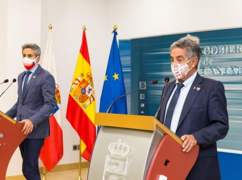 Cantabria adelanta el toque de queda a las 22.00 horas Cantabria adelanta el toque de queda a las 22.00 horas