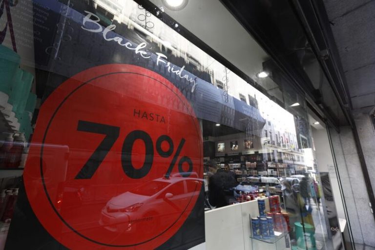 Las vacantes de empleo vinculadas al 'Black Friday', Navidad y rebajas caen un 62%