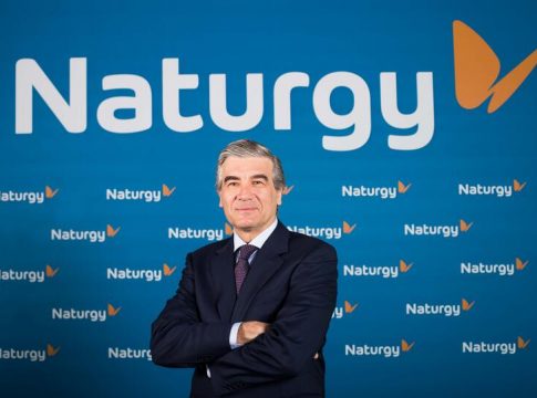 Naturgy vende su negocio de redes de electricidad en Chile a State Grid por 2.570 millones Naturgy vende su negocio de redes de electricidad en Chile a State Grid por 2.570 millones