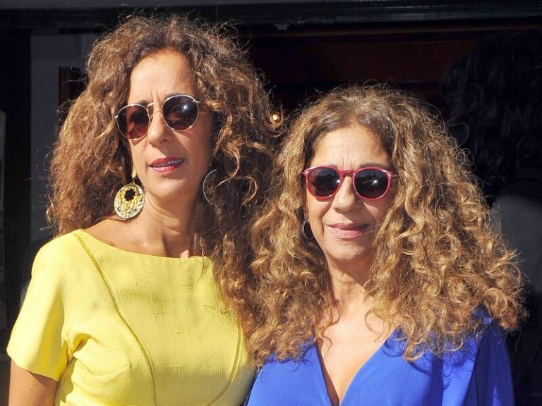 Rosario y Lolita Flores recuerdan a su hermano en su 59 cumpleaños