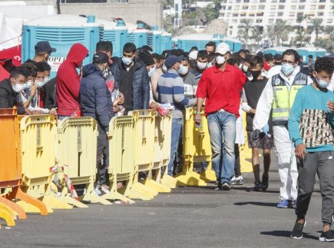 Más de 1.500 migrantes han sido trasladados a la Península desde Canarias Más de 1.500 migrantes han sido trasladados a la Península desde Canarias