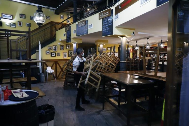 Las ventas del sector servicios contabilizan un 12,7% de retroceso interanual