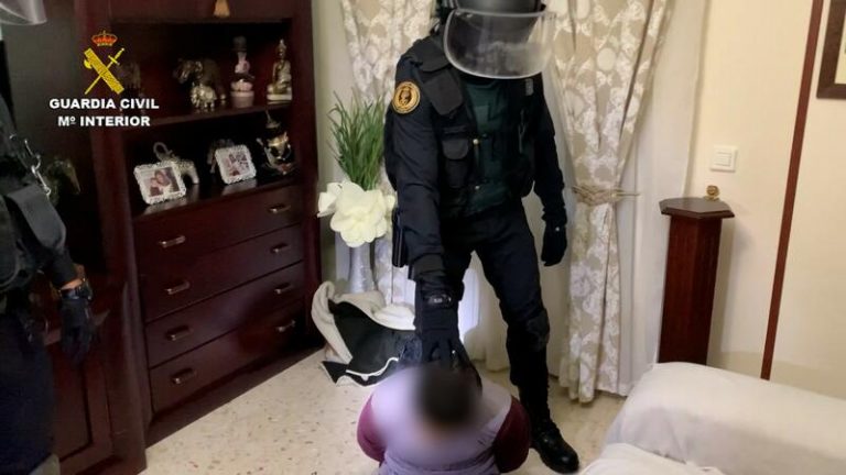 A prisión seis detenidos por tirotear a tres guardias civiles en Cádiz