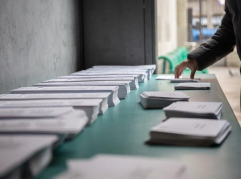 Los catalanes podrán votar Los catalanes podrán votar