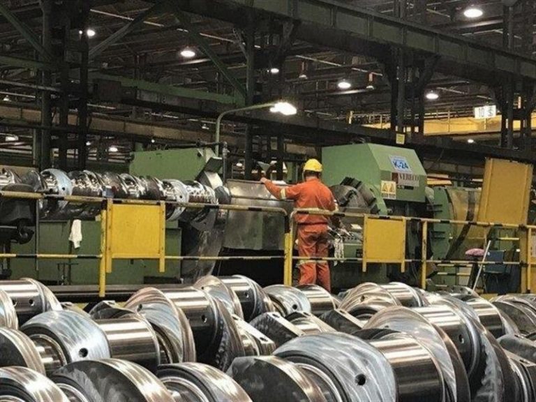 Los precios industriales agudizan su caída en octubre hasta el 4,1%