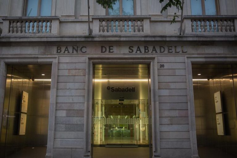 Sabadell desarrollará su nuevo plan priorizando España tras romper con BBVA