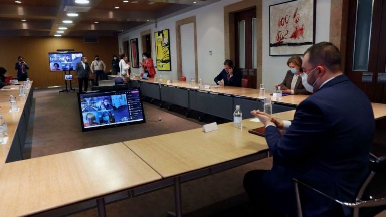 Asturias cierra la actividad no esencial y pide a Sanidad confinamiento domiciliario 15 días