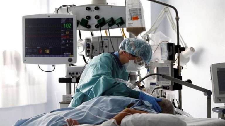 Repuntan los hospitalizados en Galicia y continúa en aumento el número de pacientes en UCI