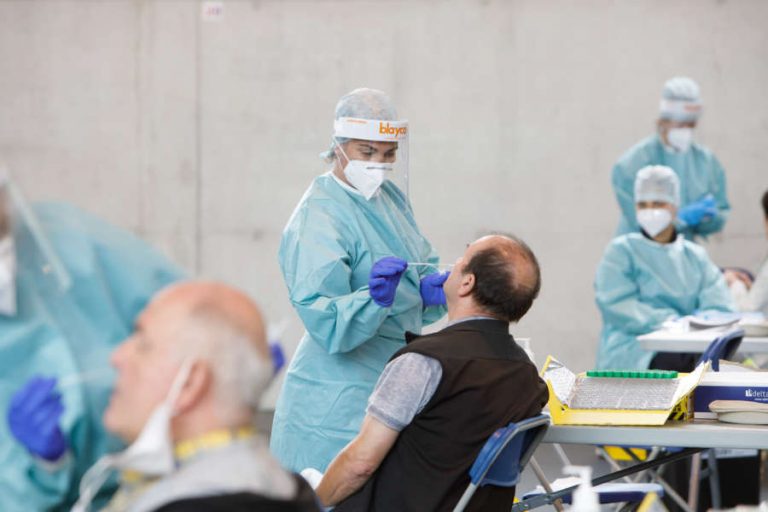 Navarra registra 143 nuevos casos de Covid-19 y tres fallecidos en el último día