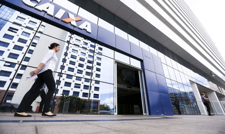 Brasileña Caixa Econômica Federal reduce su beneficio un 53,6% hasta septiembre
