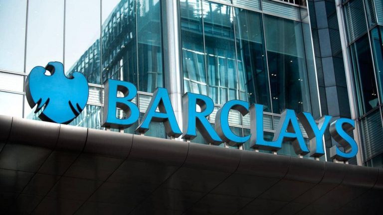 Barclays mejora sus previsiones sobre el beneficio de Sabadell y BBVA este año