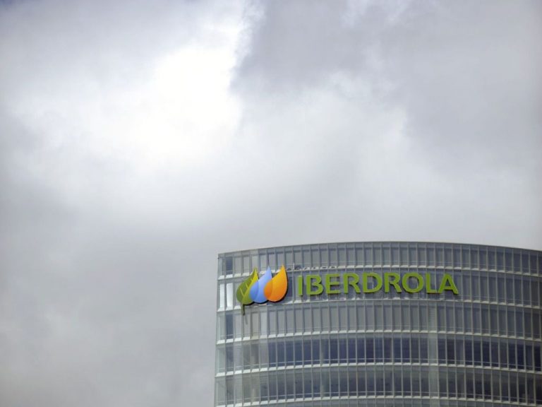 PNM Resources acelera su salida del carbón en 2024