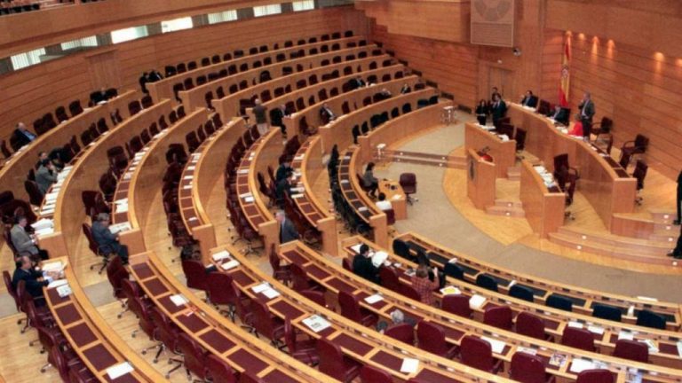 PP pide incluir los servicios digitales de la farmacia en la cartera del Servicio Nacional de Salud