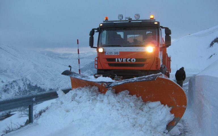 Transportes despliega 1.440 quitanieves en las carreteras para la campaña de vialidad invernal