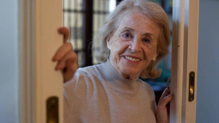 Teatros, entidades y actores resaltan la trayectoria de Montserrat Carulla