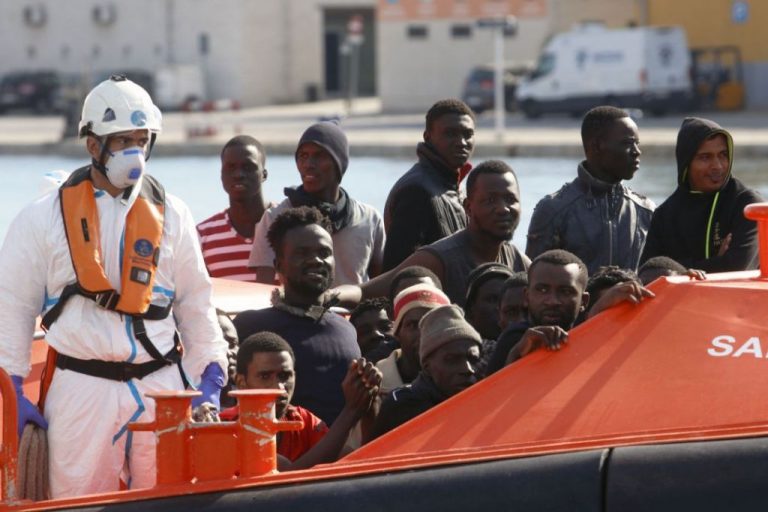 Elevan a ocho las pateras interceptadas este lunes en las costas de la Región de Murcia