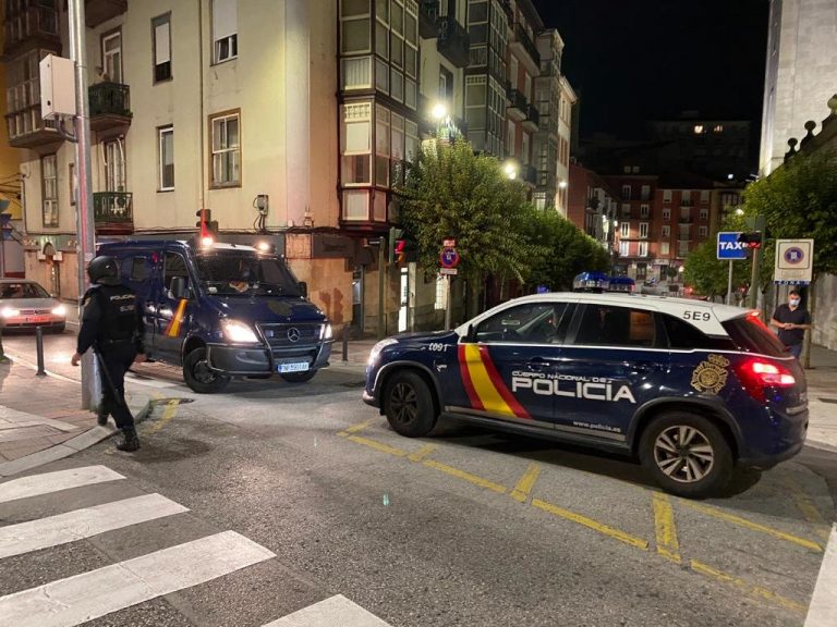 Cinco detenidos y 15 denunciados en la segunda noche de disturbios en Cantabria