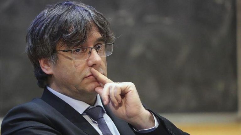 Guardia Civil rastrea el apoyo a Puigdemont de un informático