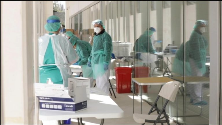 Asturias registra 18 fallecidos en una jornada con 518 nuevos casos y 113 hospitalizaciones