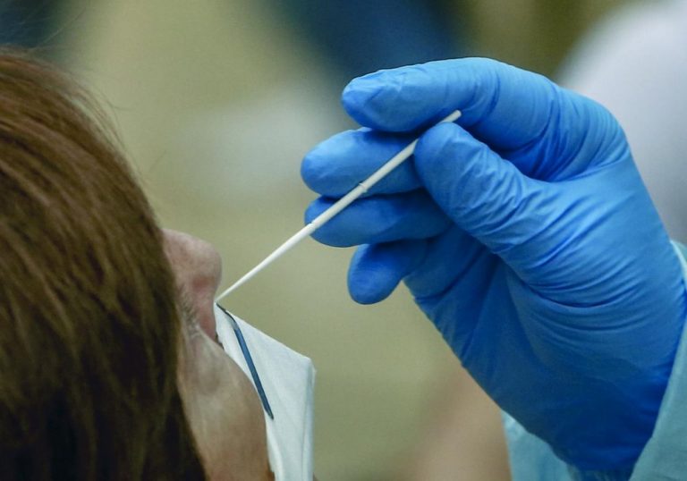 Andalucía baja de los 500 casos Covid por 100.000 habitantes en 14 días