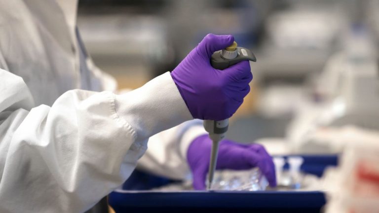 Moderna completa la acumulación de casos para el primer análisis de su vacuna