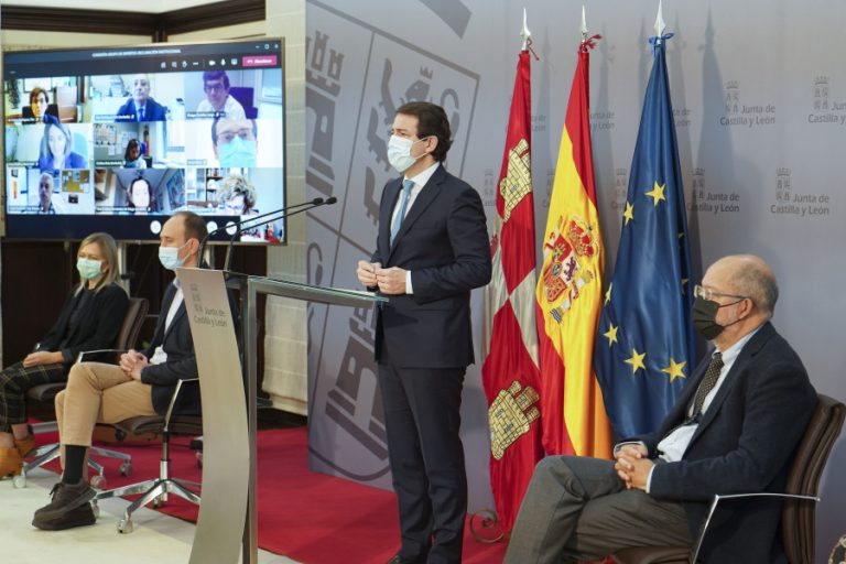 Castilla y León cierra hostelería, centros comerciales y deportivos