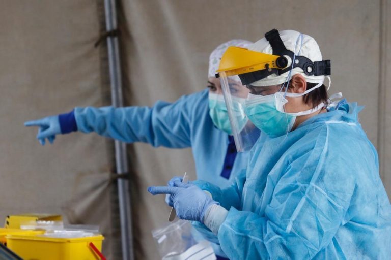 Andalucía suma 62 muertes por Covid y 3.380 casos en 24 horas y alcanza los 483 ingresos en UCI