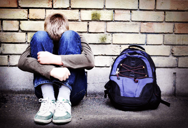 HRW alerta de altos nieles de violencia y acoso escolar que sufren niños con discapacidad, LGTBI y refugiados