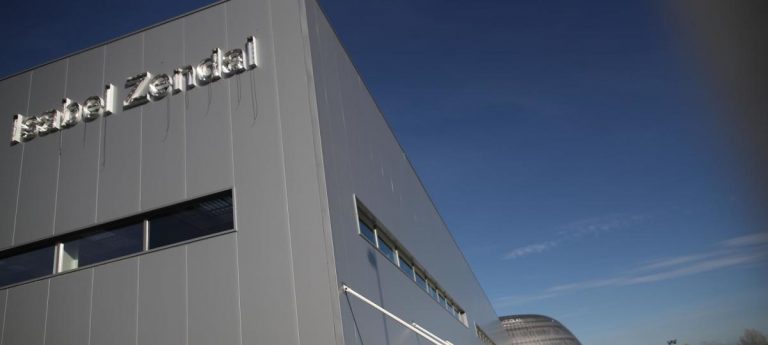 Simón no cree necesario utilizar el Hospital Isabel Zendal para almacenar las vacunas de COVID-19