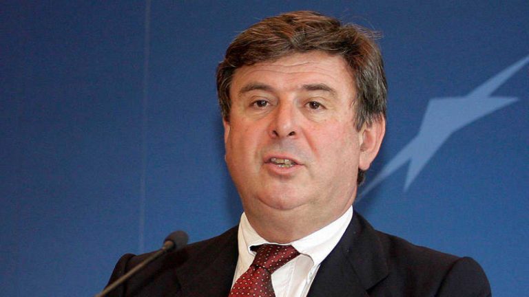 Exteriores: Embajador en Londres seguirá en su puesto aunque se jubile como funcionario