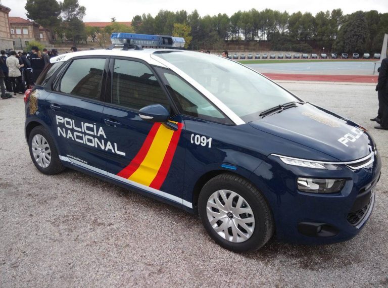 Investigan si hubo trato humillante de policías de Paterna a dos migrantes