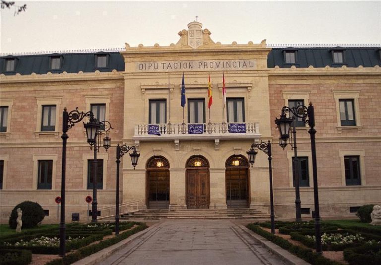 DPT traslada a Netflix sus planes para impulsar a la provincia como territorio cinematográfico