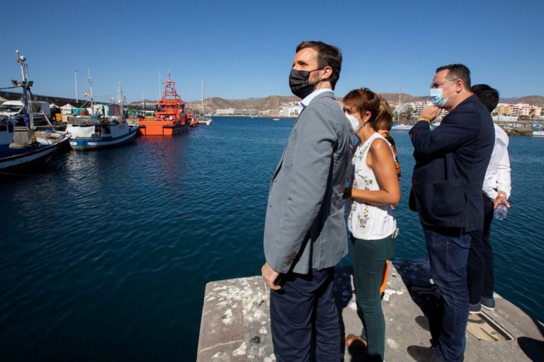 Casado analiza con la embajadora de Marruecos la cooperación frente a la inmigración ilegal