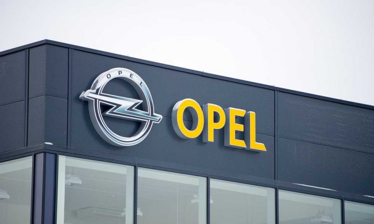 Opel reduce un 37% su beneficio en España pese a producir un 5% más