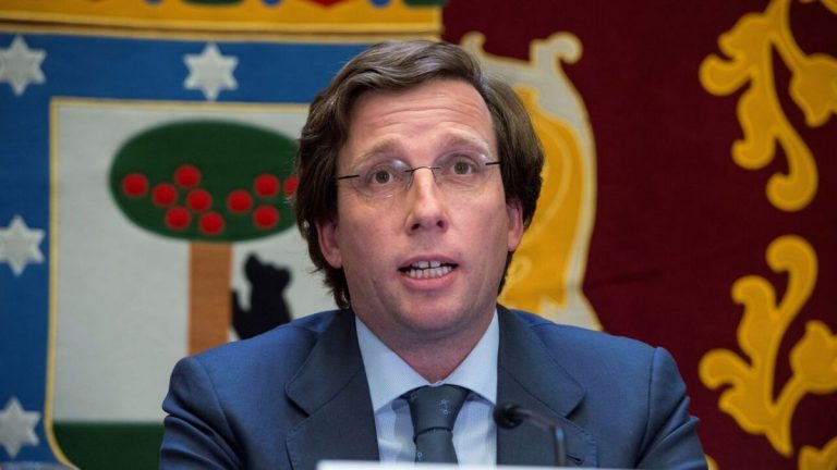 Almeida tiende la mano pidiendo a la oposición que al menos se abstengan