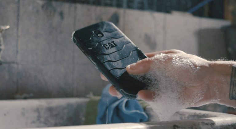 Así es el móvil anti-covid: con material antibacterial y cámara térmica