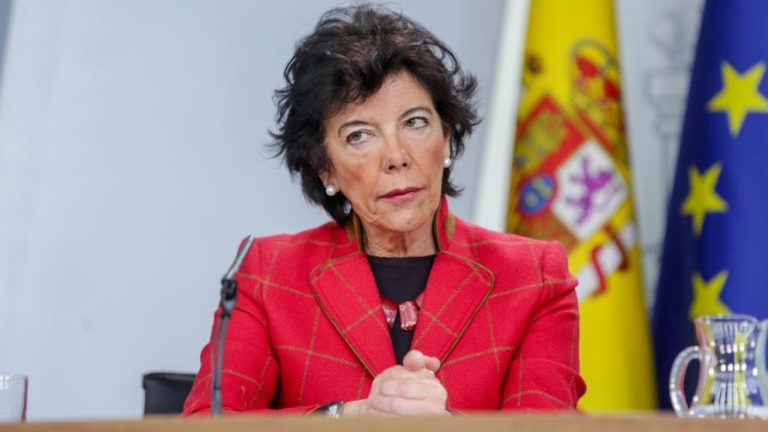 El Instituto de Política Social acusa a Celaá de 