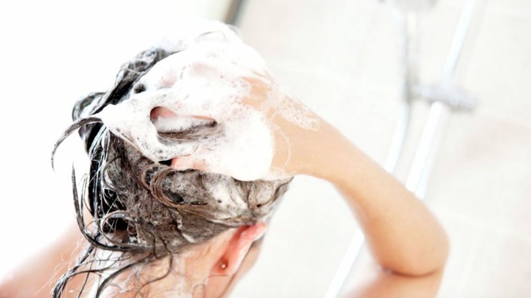 Champú sólido o líquido, ¿Cuáles son mejores para un pelo perfecto y limpio?