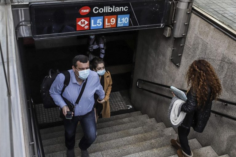 El Gobierno rebajará del 21% al 4% el IVA de las mascarillas