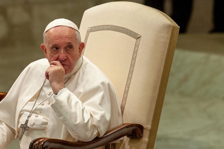 El Papa critica las protestas ante las restricciones: 
