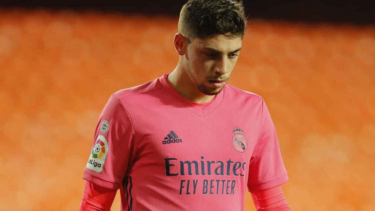 La baja de Fede Valverde, un problema más para Zidane