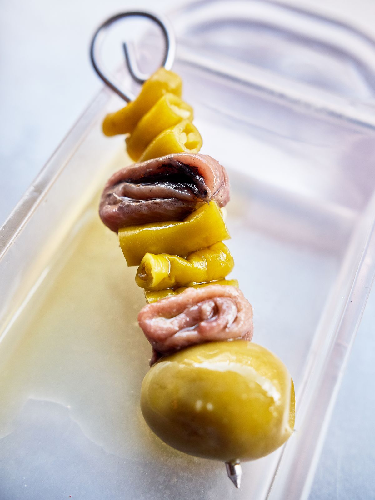 Hermanos Vinagre: el nuevo templo con barra de aluminio de la banderilla y las conservas 2 Gilda