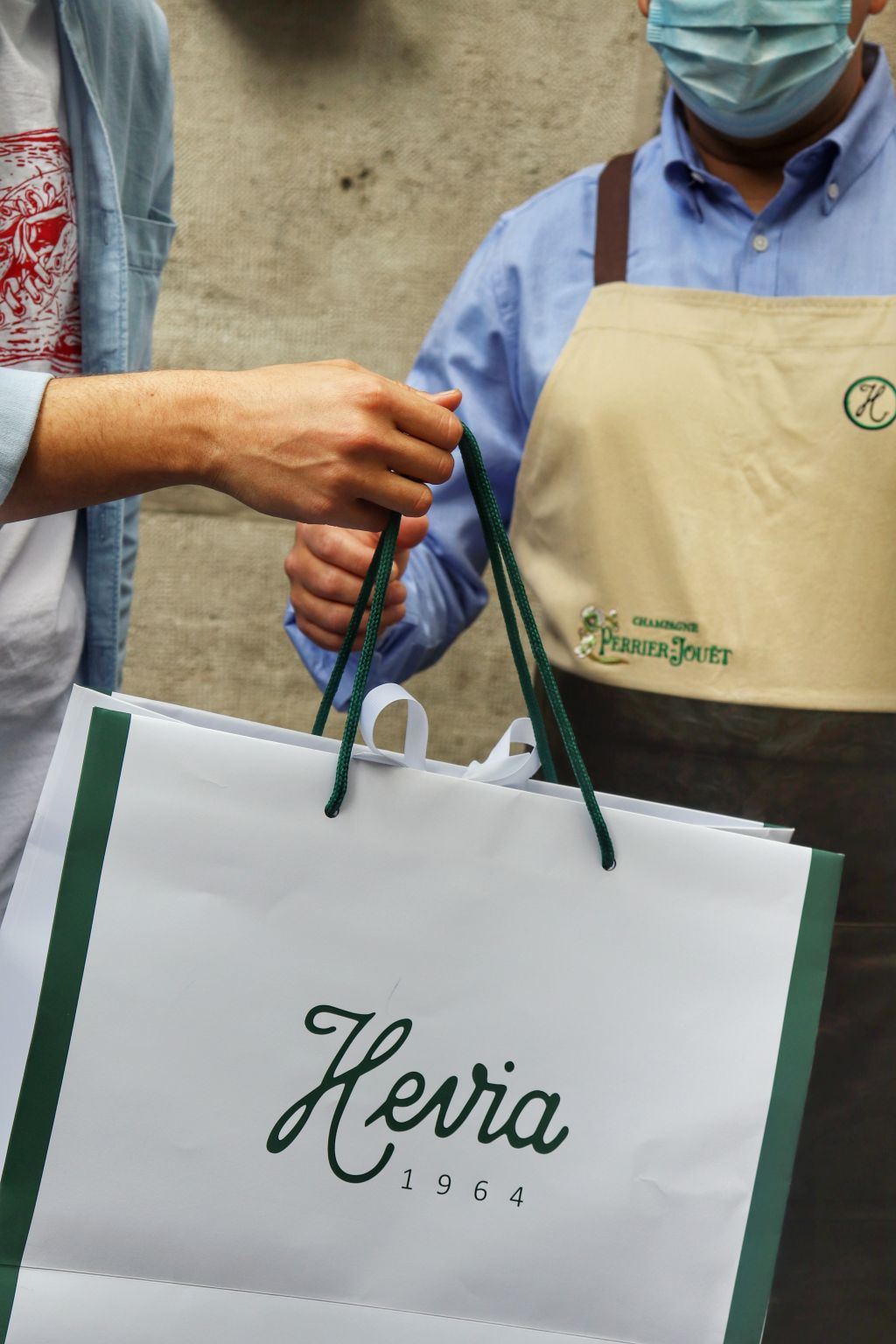 El lujo de Hevia se reinventa y lanza un nuevo servicio de delivery con chef en casa 3 Madrid
