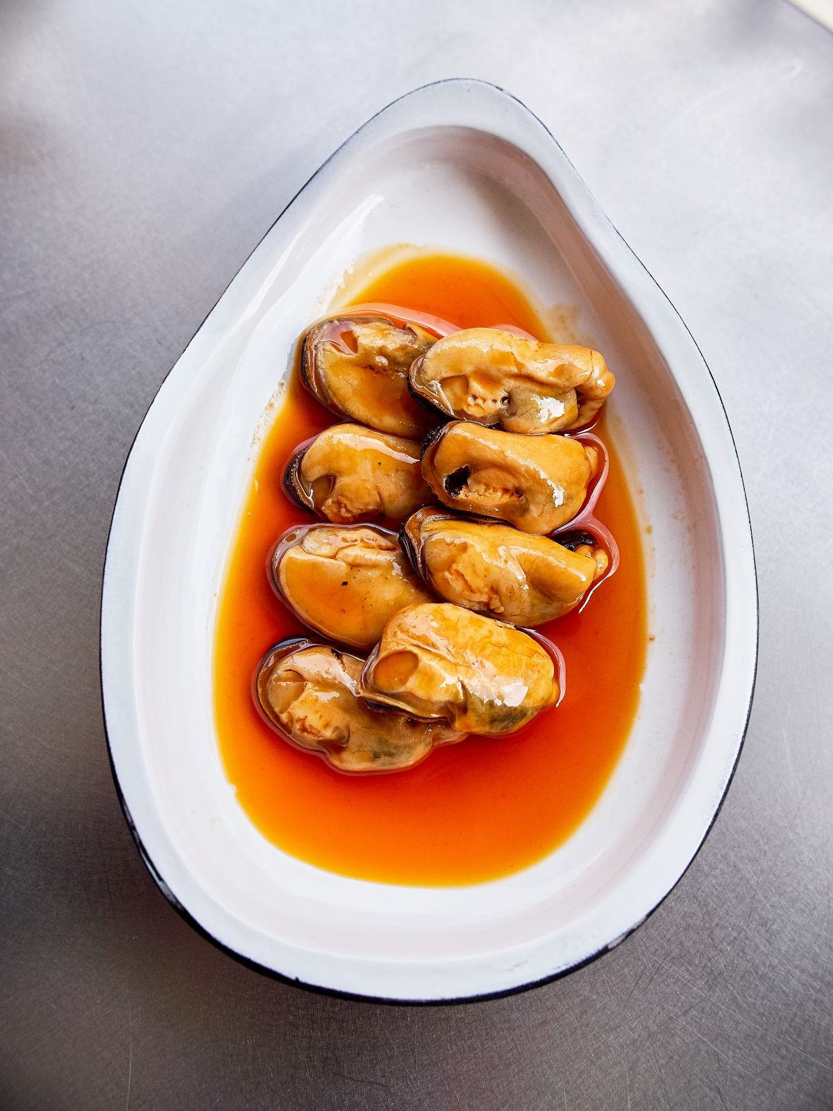 Hermanos Vinagre: el nuevo templo con barra de aluminio de la banderilla y las conservas 4 Mejillones