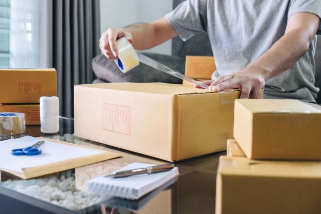 Devoluciones online gratis: cada vez más tiendas cobran por devolver una compra y así puedes evitarlo