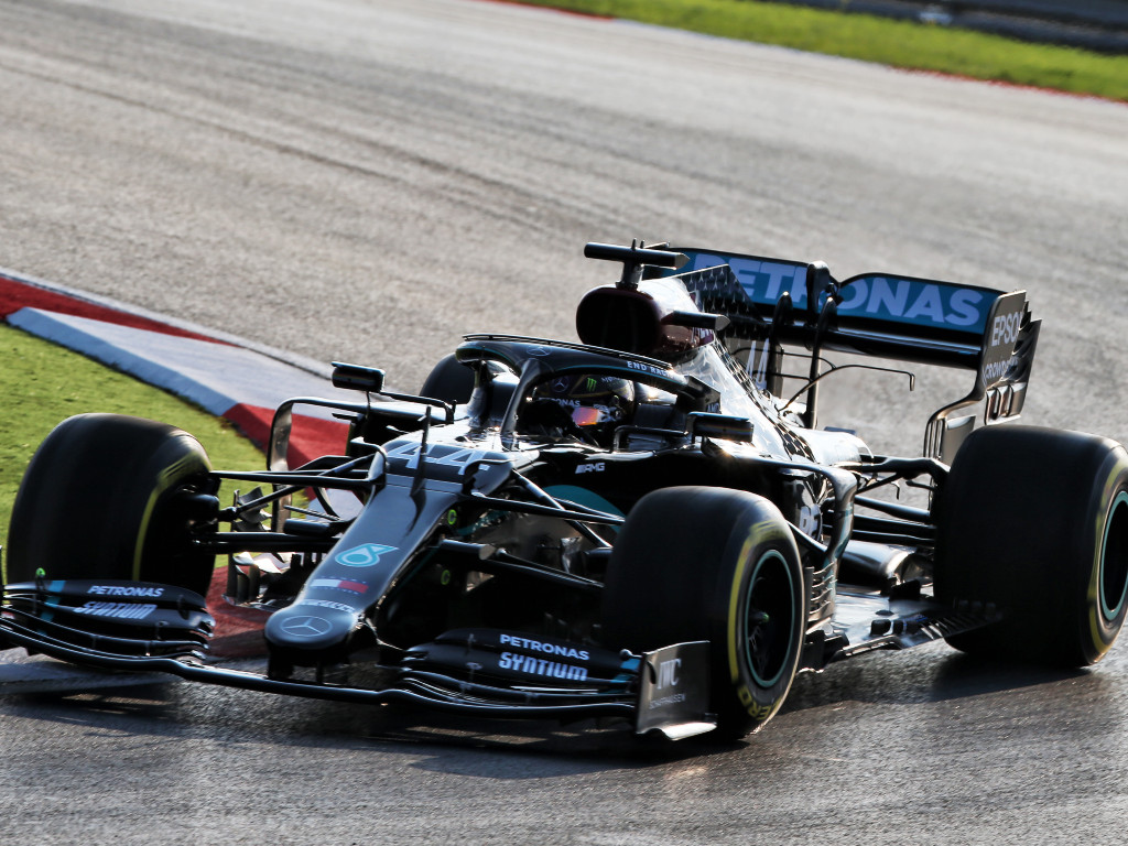 Hamilton pierde la paciencia: podría cortar con la FIA 1 Hamilton Turquia