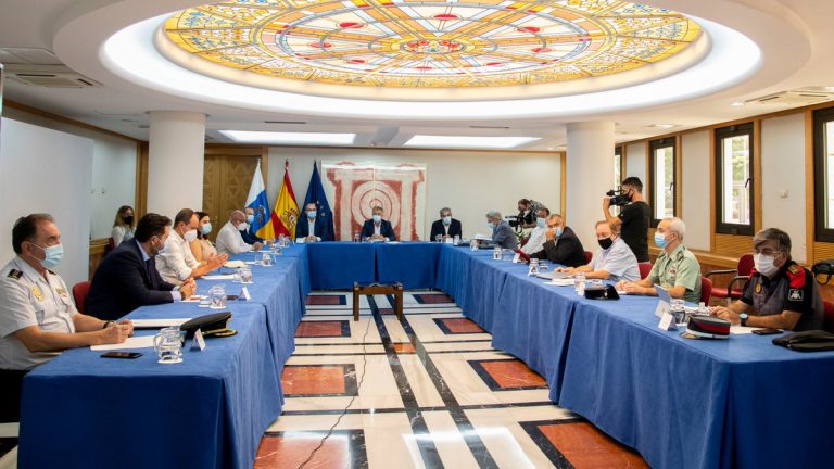 Cabildos y ayuntamientos piden 