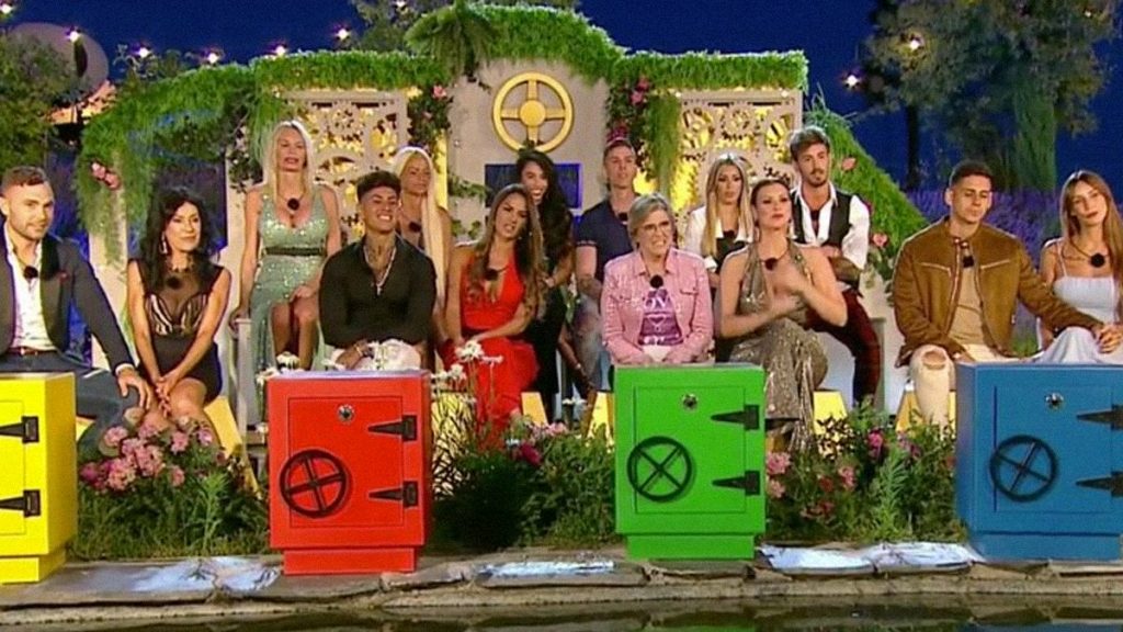 La casa fuerte es la cuna de los escándalos