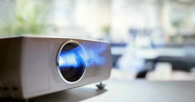 Los mejores proyectores 4K para tener un cine en casa